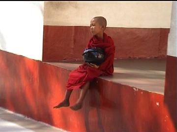 мальчик монах