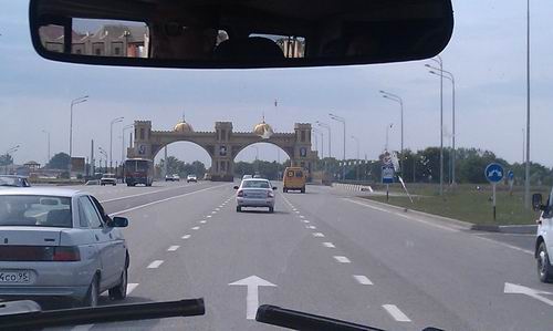 ворота в чеченских городах