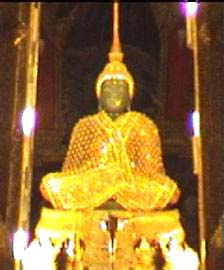 Изумрудный Будда в золотом одеянии